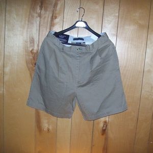 Tommy Hilfiger Khakis with embroidery